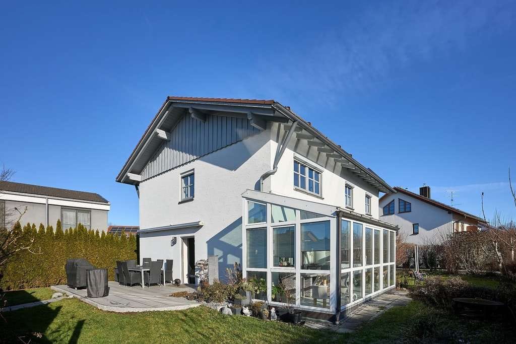 Immobilie in Walpertskirchen - Exklusives Wohnen in hochwertig saniertem Haus, einziehen sich wohlfühlen, viel Komfort
 - Bild 1