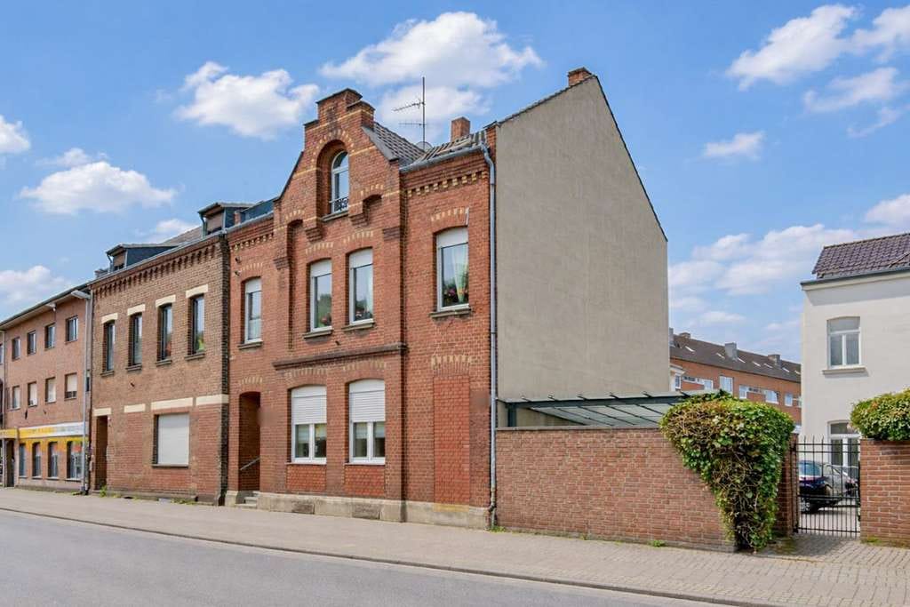 Immobilie in Willich - Attraktives Zweifamilienhaus in zentraler Lage von Willich - Bild 2