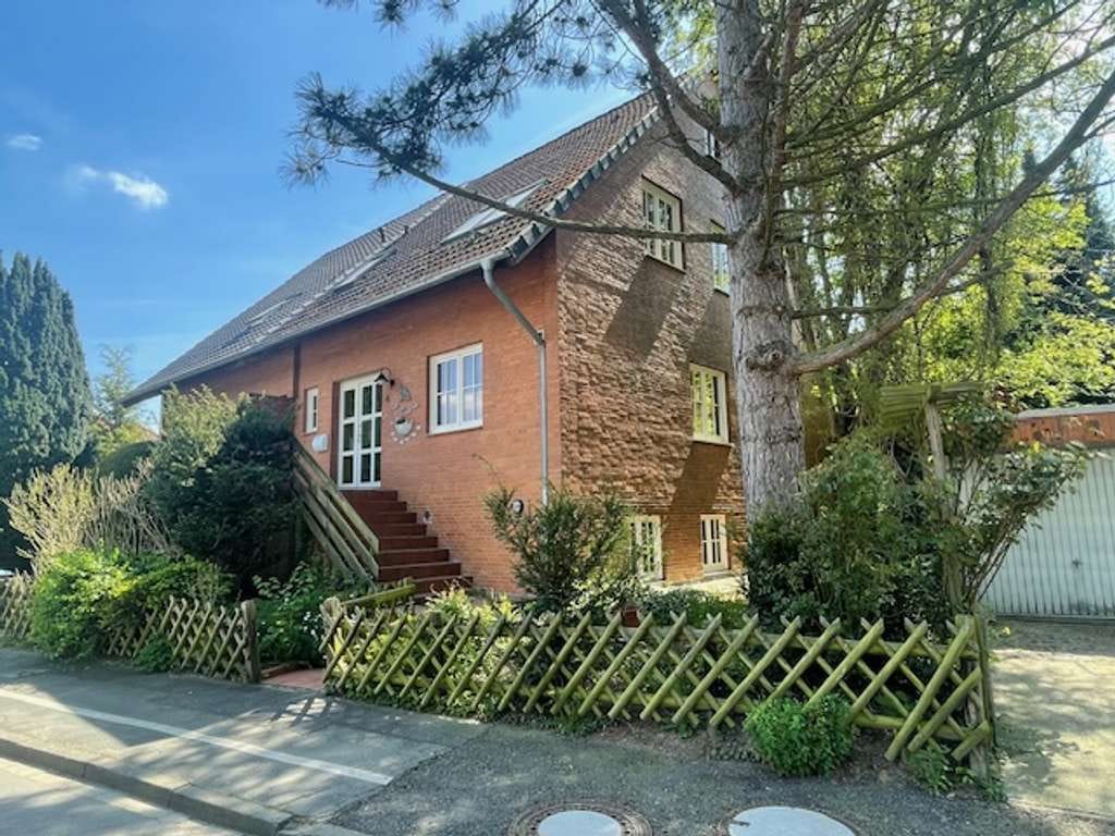 Immobilie in Wennigsen (Deister) - Familienhaus in Wennigsen - Holtensen mit grünem Garten und viel Platz ! - Bild 1