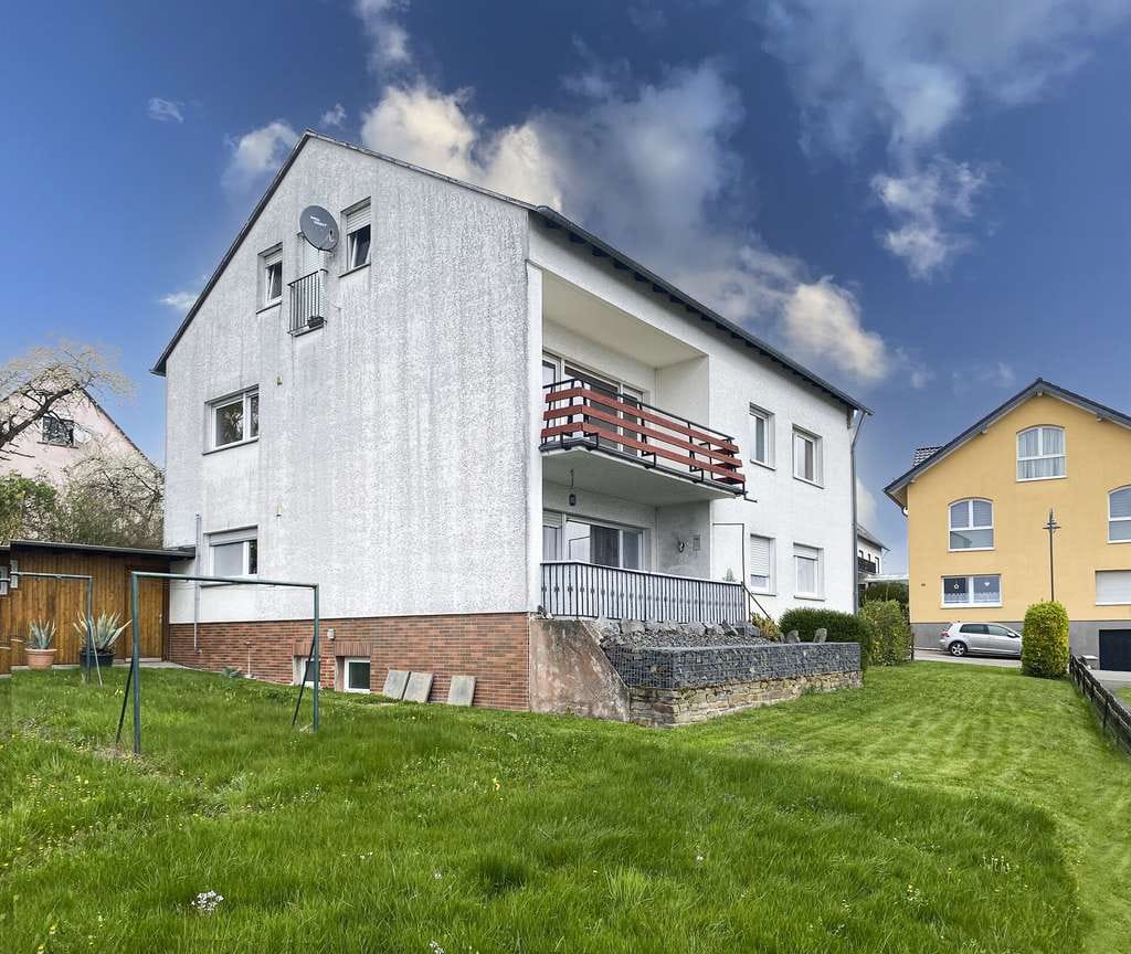 Immobilie in Nörtershausen - Dreifamilienhaus in ruhiger Höhenlage Nähe Koblenz - Raumwunder mit viel Potential - Bild 2