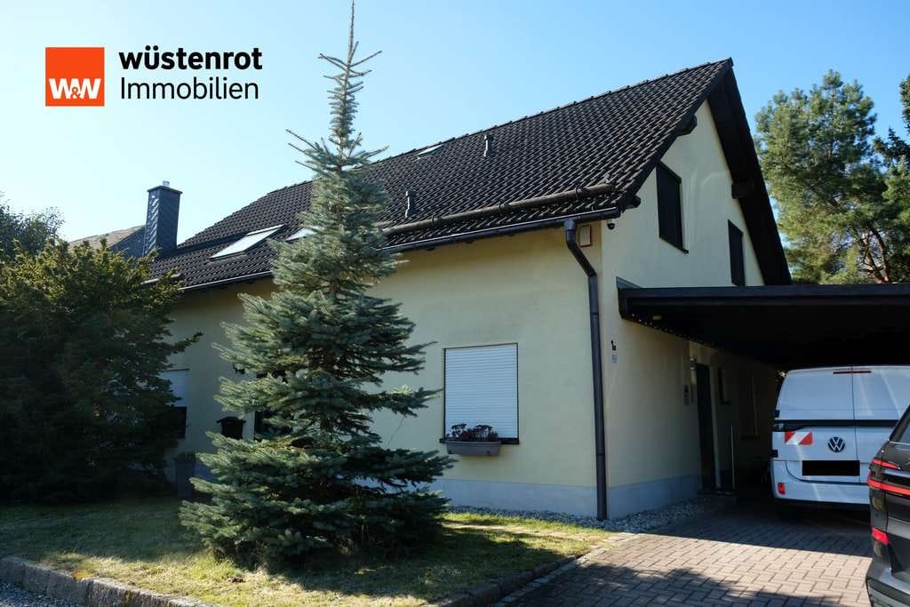 Immobilie in Erlau - Charmantes Einfamilienhaus mit großem Grundstück, Pool & Scheune in ruhiger Lage in Beerwalde - Bild 1