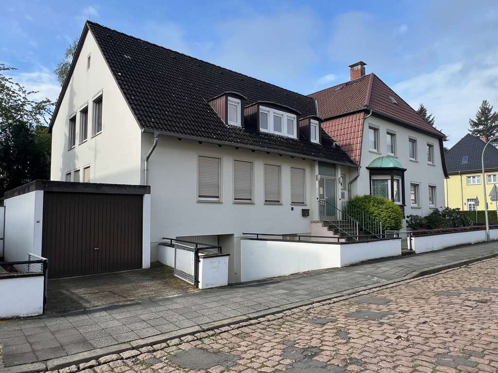 Immobilie in Helmstedt - Charmante Villa mit Einliegerwohnung und Gewerbeeinheit in beliebter Wohnlage von Helmstedt - Bild 2