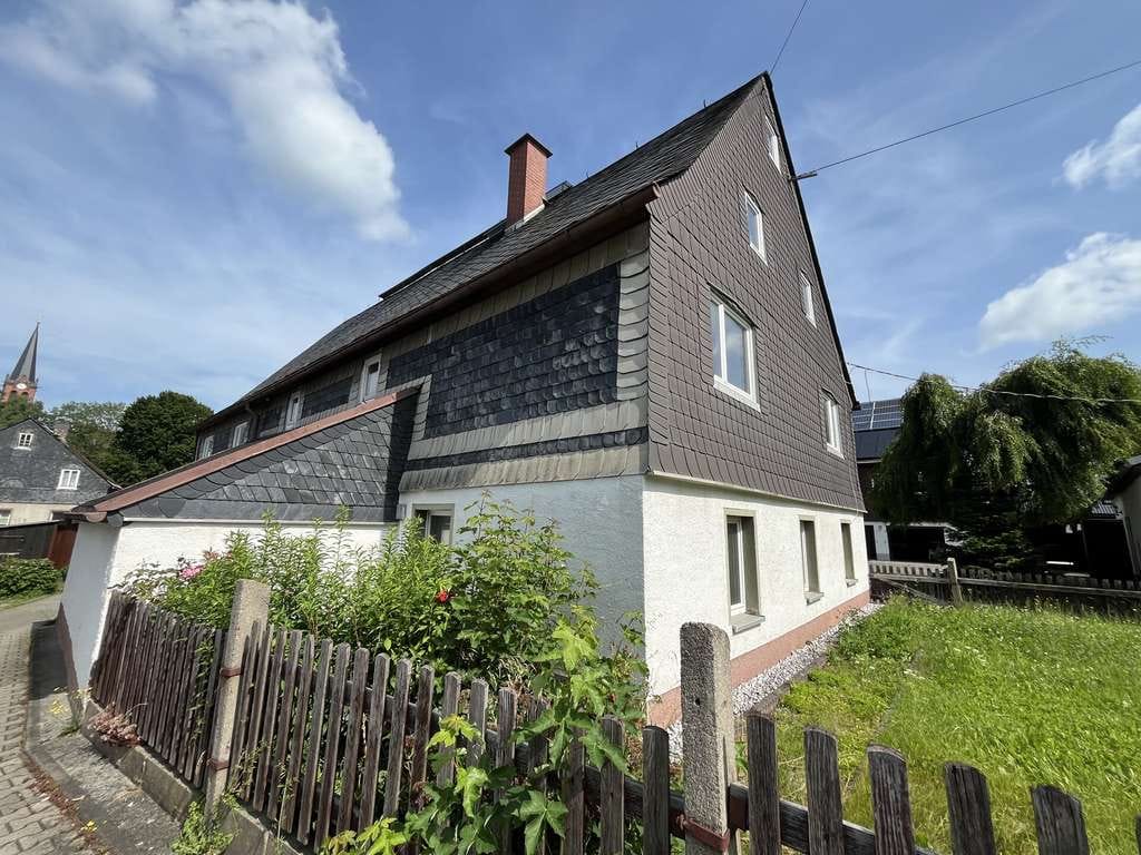 Immobilie in Zwönitz - Charmantes Einfamilienhaus mit Garten, Ausbaupotenzial & ruhiger Lage - Bild 0
