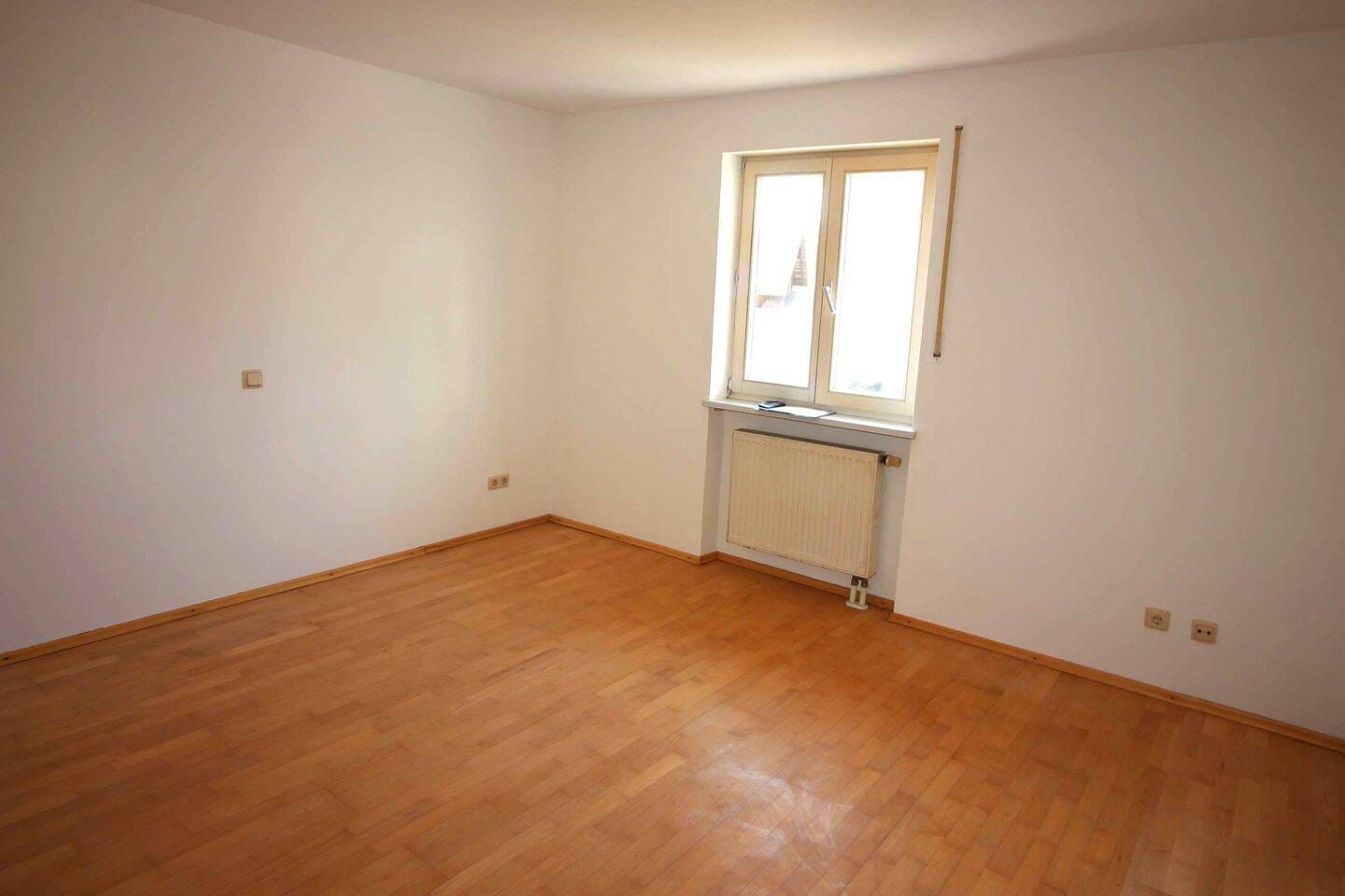Immobilie in Deggendorf - Schöne 3-Zimmer-Erdgeschoss-Wohnung mit Terrasse in Deggendorf / Mietraching - Bild 3