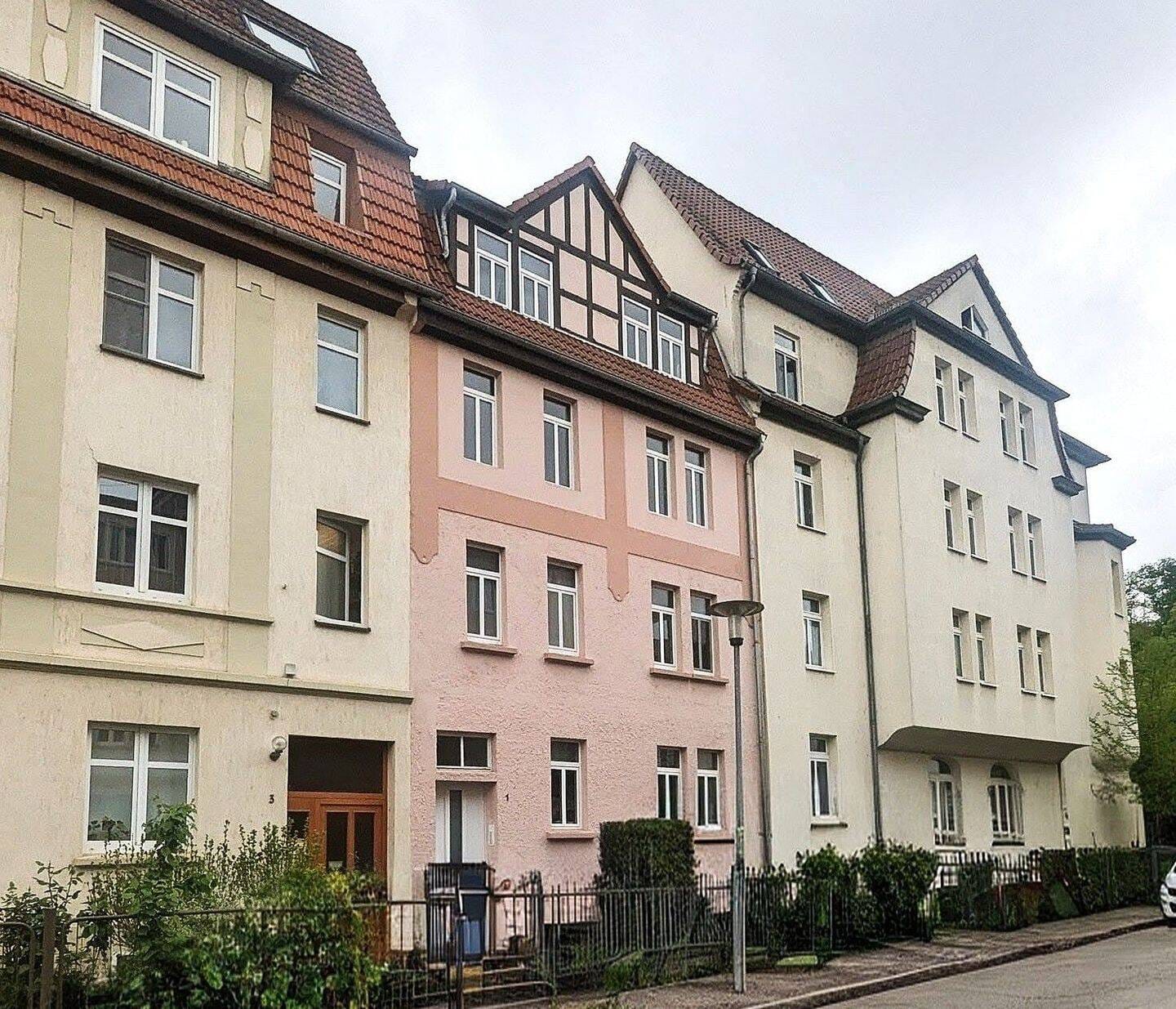Immobilie in Jena - Mehrfamilienhaus mit solider Substanz und langfristigem Ertragspotenzial. - Bild 1