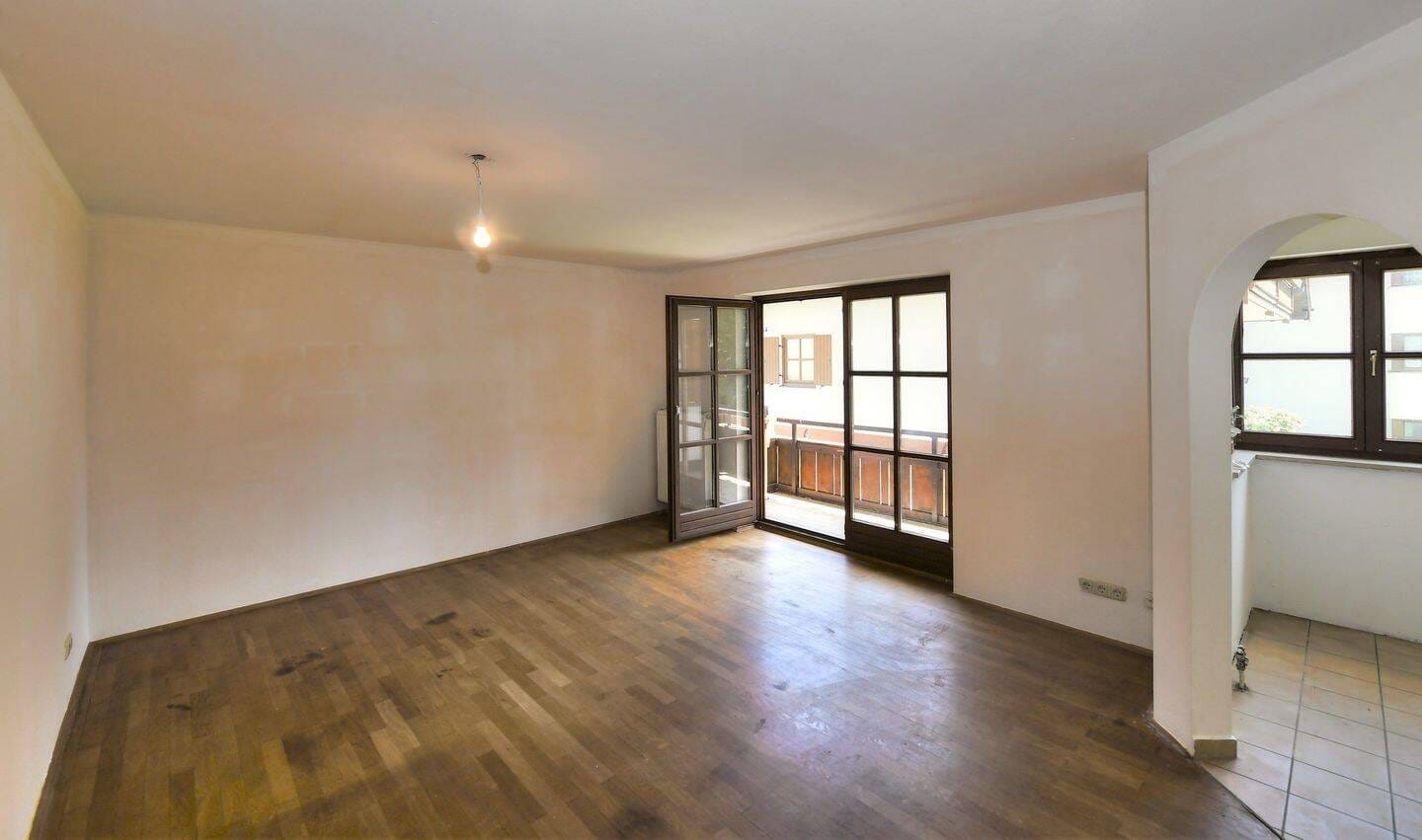Immobilie in Bad Endorf - freie Zweizimmerwohnung mit Balkon und Tiefgarage - ruhig und zentral - Bild 3