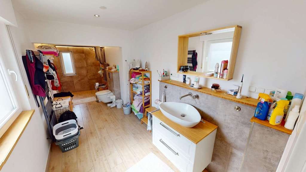 Immobilie in Porta Westfalica - Charmantes Ein- bis Zweifamilienhaus mit großem Grundstück - Bild 3