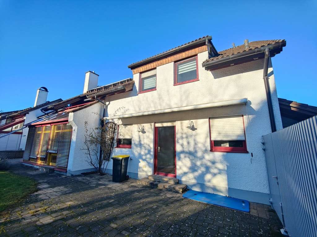 Immobilie in Ahorn - Wohnhaus für Ihre Familie mit separat zugänglichem Einliegerbereich - inkl. Doppelgarage - Bild 1