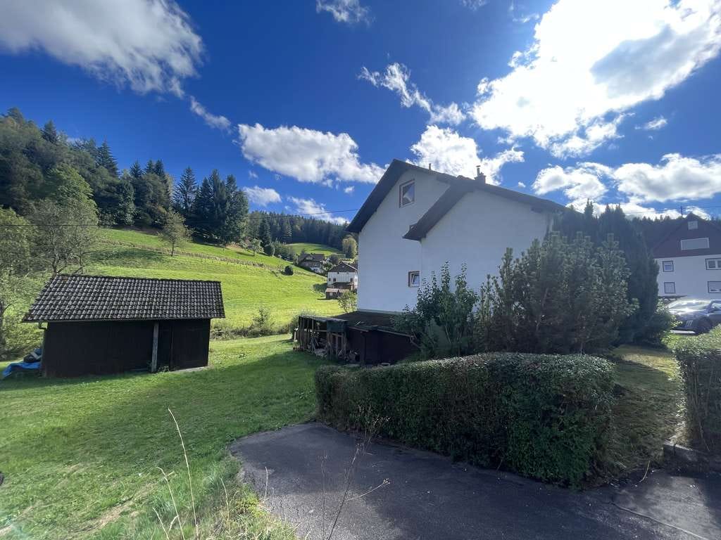 Immobilie in Enzklösterle - Haus in wunderschöner Lage mit tollem Grundstück zu verkaufen!! - Bild 2