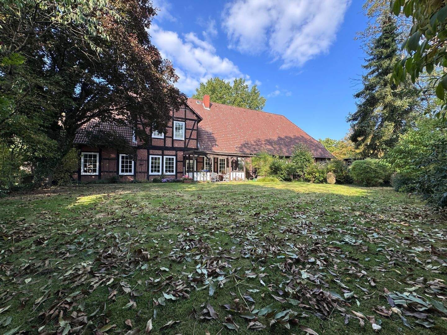 Immobilie in Bad Bevensen - Idylle pur: Landhaus mit eigenem See auf traumhaftem Naturgrundstück - Bild 1