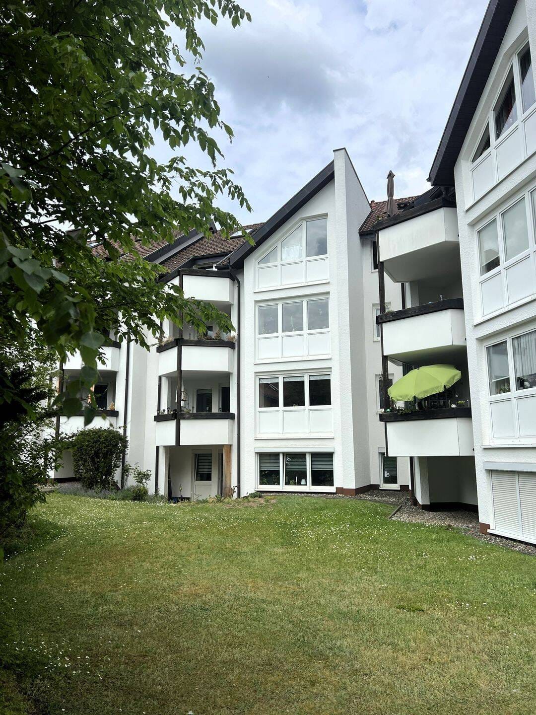 Immobilie in Dörfles-Esbach - Schöne gepflegte 2-Zimmerwohnung mit Terrasse - Bild 1