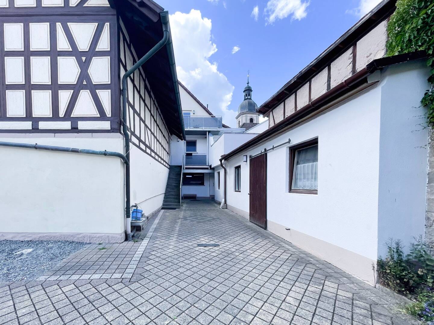 Immobilie in Bundorf - Mehrfamilienhaus mit 5 Wohneinheiten, Scheune, PV-Anlage in Bundorf - Bild 4