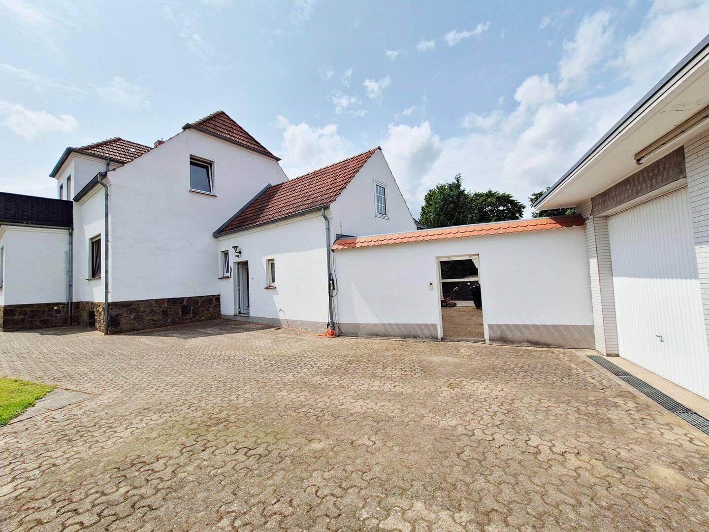 Immobilie in Lübbecke - Attraktives, großes 1-2 Familienhaus mit Wintergarten 
in ruhiger Lage von Lübbecke - Bild 3