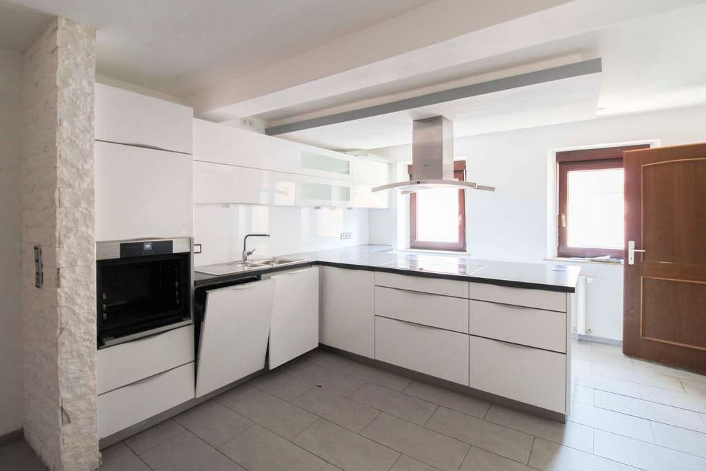 Immobilie in Eisenberg (Pfalz) - Großzügiges Einfamilienhaus mit Garten & viel Potenzial – 7 Zimmer in ruhiger Lage - Bild 4