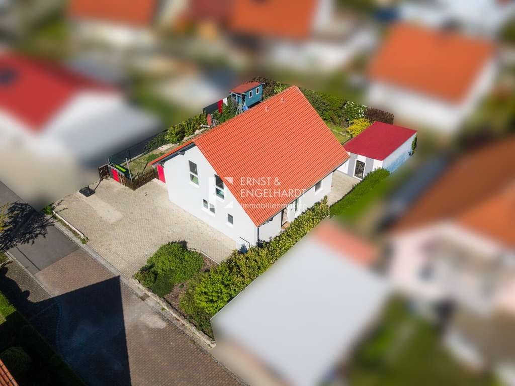 Immobilie in Kleinlangheim - Gepflegter Familientraum: Freistehendes Einfamilienhaus mit modernem Wohnkomfort - Bild 0