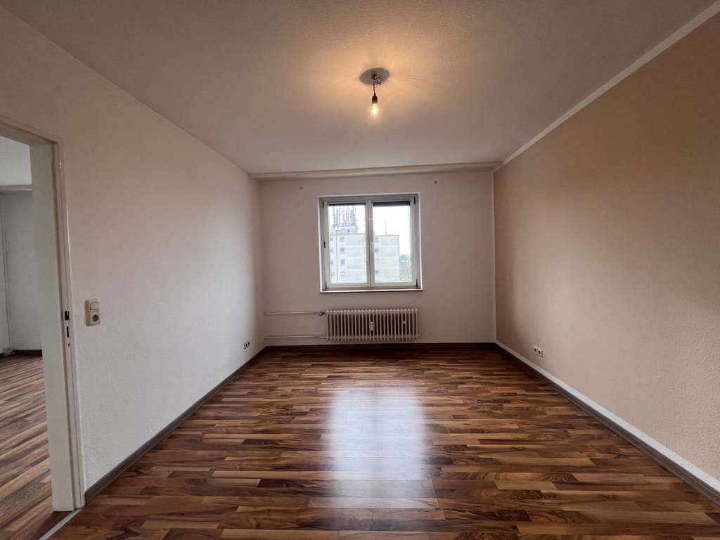 Immobilie in Bensheim - Provisionsfrei! Leerstehende 2-Zi.-Wohnung mit Wohnküche, Balkon & Aufzug, Stellplatzoption, Toplage - Bild 3