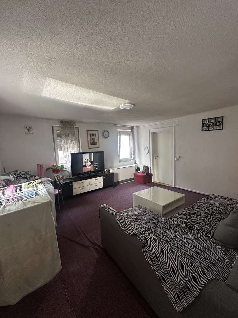 Immobilie in Brackenheim - Exklusive 3-Zimmer-Eigentumswohnung mit hochwertigem Studio & modernem Bad im Dachgeschoss - Bild 2
