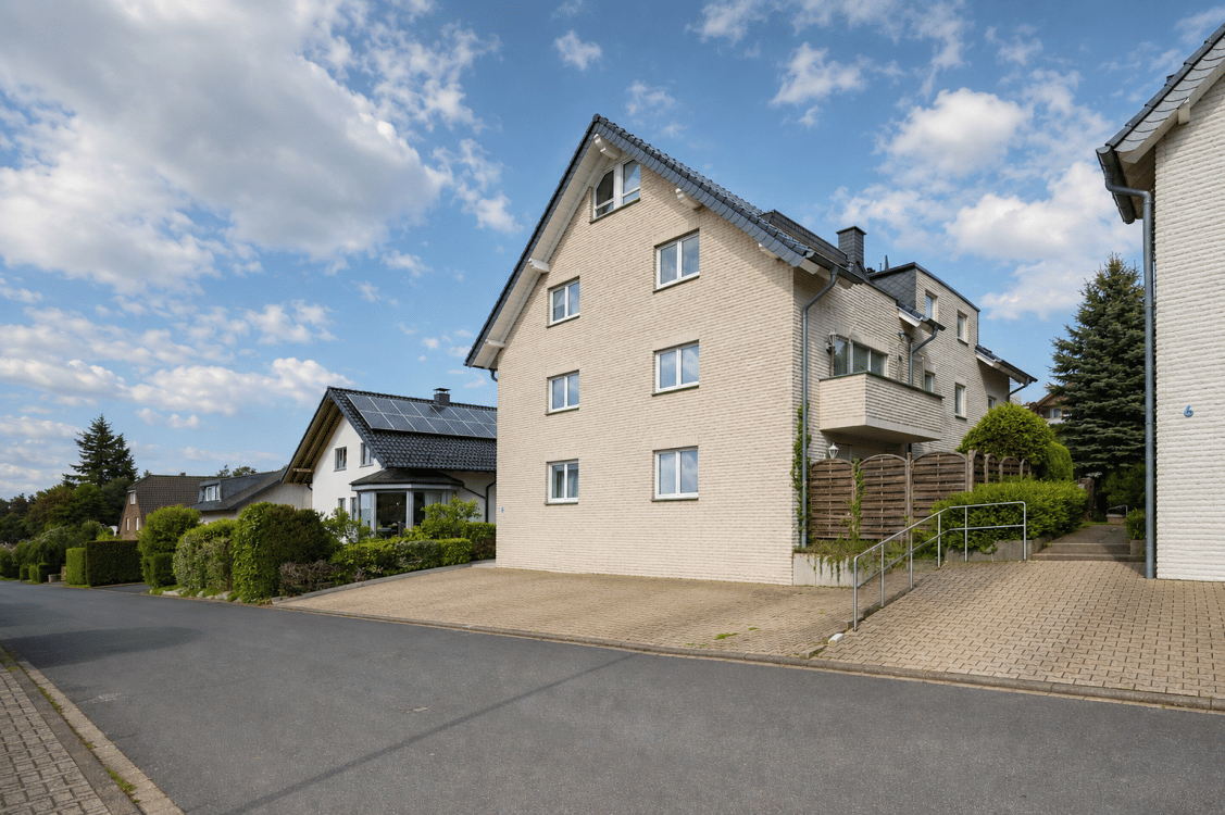 Immobilie in Nideggen - Großzügige Maisonettewohnung mit Terrasse, Kamin und Gartennutzung in ruhiger Lage von Nideggen - Bild 0