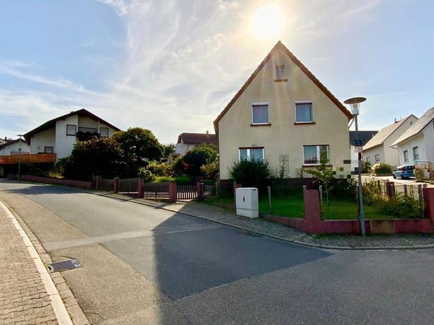Immobilie in Dielheim - GLOBAL INVEST SINSHEIM | Handwerkerhaus mit großem und teilbarem  Grundstück in Dielheim-Horrenber - Bild 0