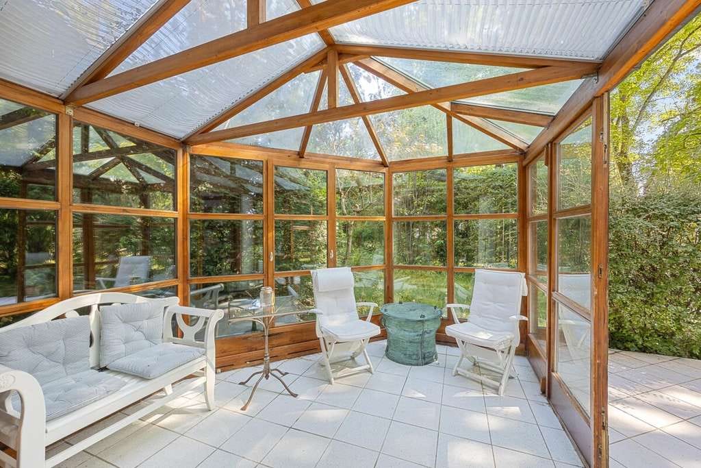 Immobilie in Pullach im Isartal - Seltene Gelegenheit:  Elegante, gepflegte Doppelhaushälfte. Schöner Garten. Nähe Kirchplatz. - Bild 2