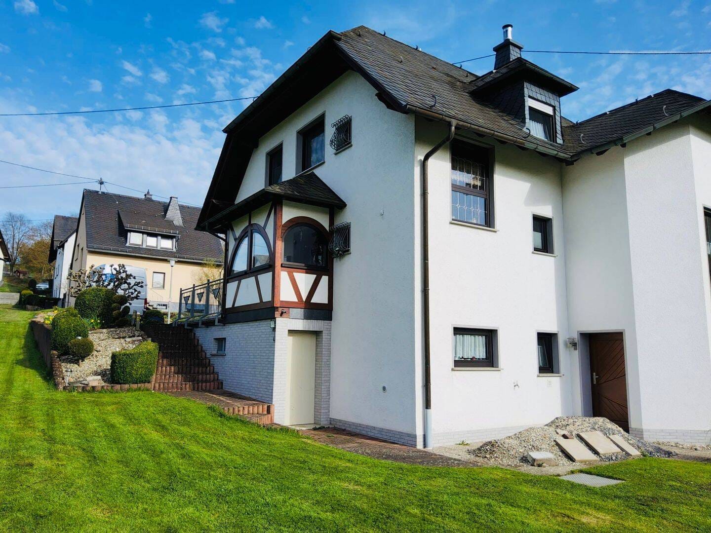 Immobilie in Morbach - Attraktives und großzügiges Einfamilienhaus - Bild 2