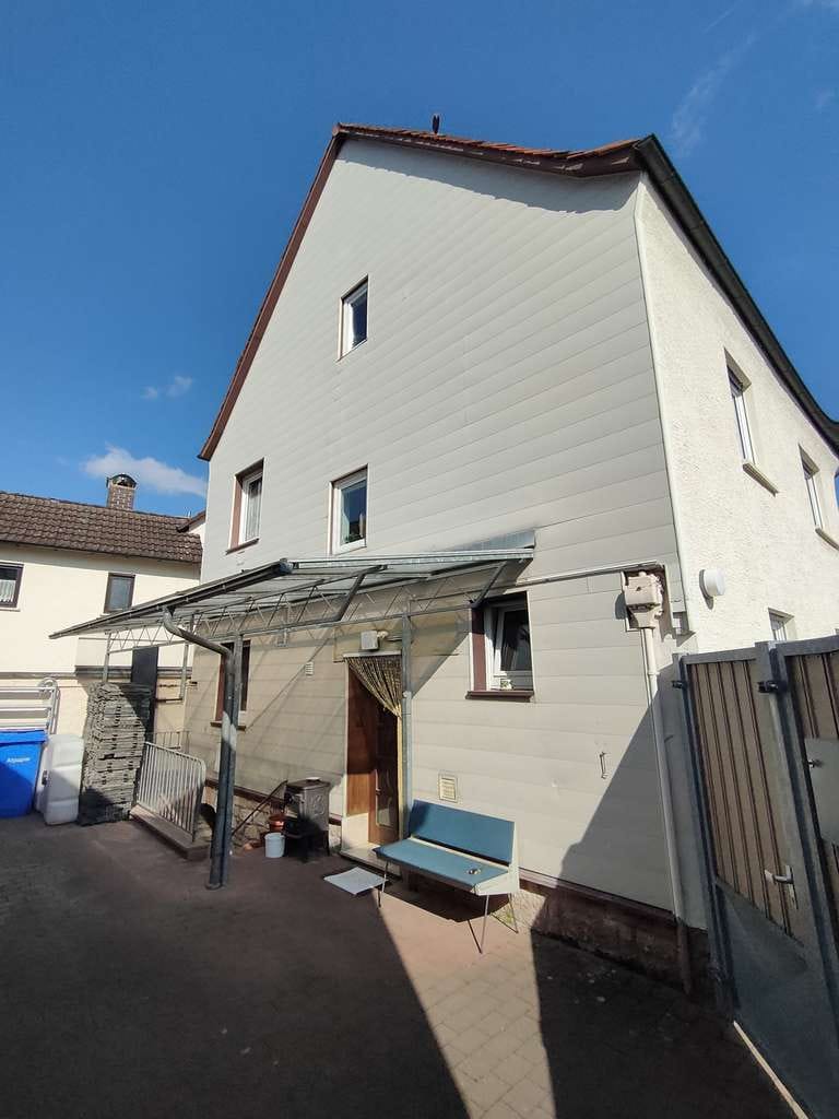 Immobilie in Großostheim - Charme trifft Vielseitigkeit: Einfamilienhaus mit großem Hof und attraktivem Nebengebäude - Bild 2