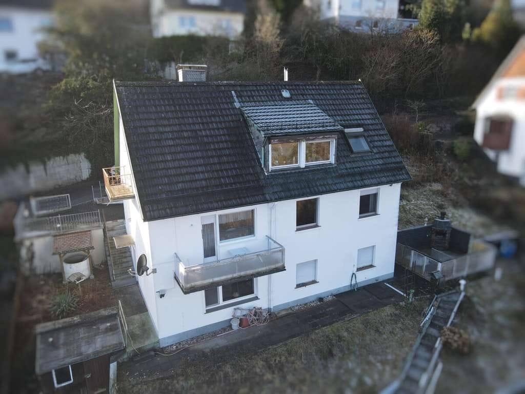 Immobilie in Werdohl - VR IMMO: Charmantes Wohnhaus mit Weitblick über Werdohl - viel Potenzial in ruhiger Lage. - Bild 3