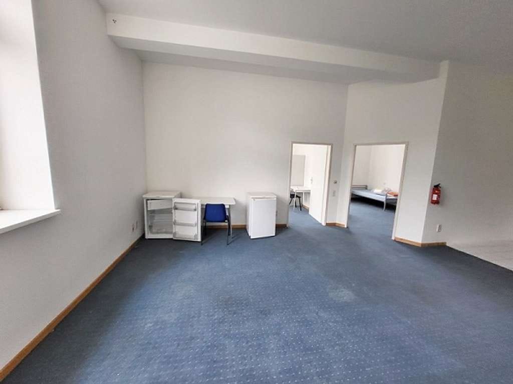 Immobilie in Neumark - supergünstige 3-Raum-Wohnung im Zentrum Neumarks  - Bild 2