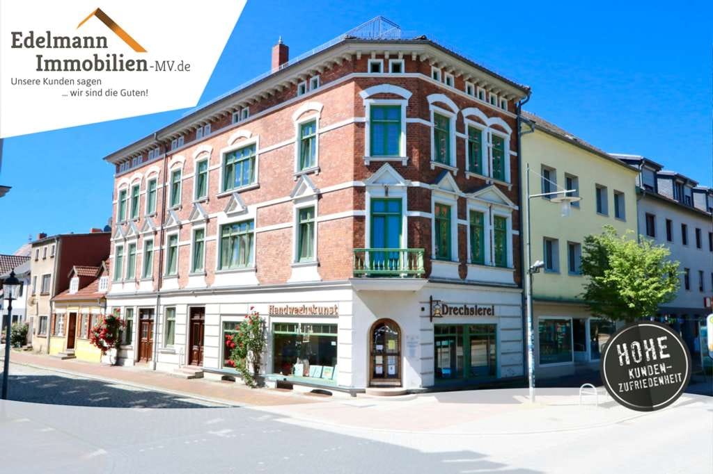Immobilie in Ribnitz-Damgarten - Historisches Wohn- u. Geschäftshaus mit ca. 580m² Ntzfl. u. vielseitigen Nutzungsmöglichkeiten in Ri - Bild 0