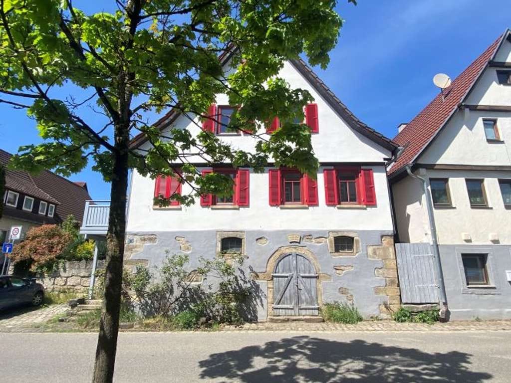 Immobilie in Schlaitdorf - Liebhaberobjekt! Außergewöhnliche 4-Zi-Maisonettewohnung mit Terrasse in Schlaitdorf! - Bild 2