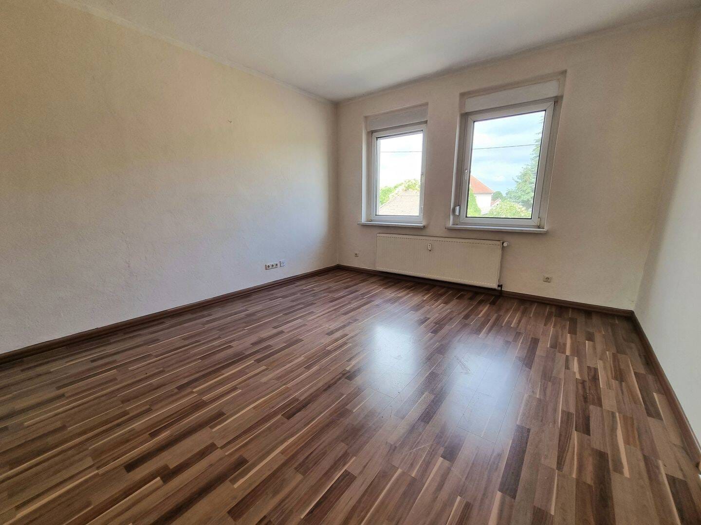 Immobilie in Neukieritzsch - Haus für Zwei Parteien mit großem Garten und viel Potenzial im Leipziger Umland - Bild 1