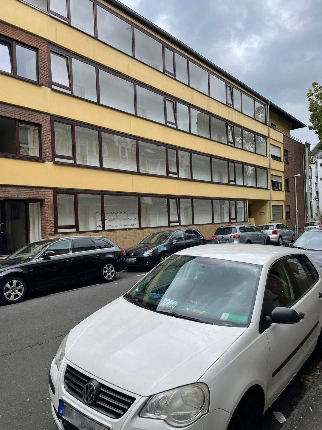 Immobilie in Bonn - Kompaktes, möbliertes und vermietetes Apartment - Bild 0