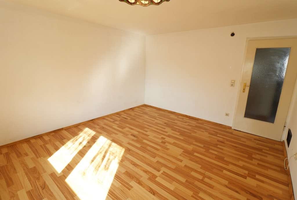 Immobilie in Trochtelfingen - Praktische 3-Zi.-Wohnung mit Balkon u. Garage - frei! - Bild 2