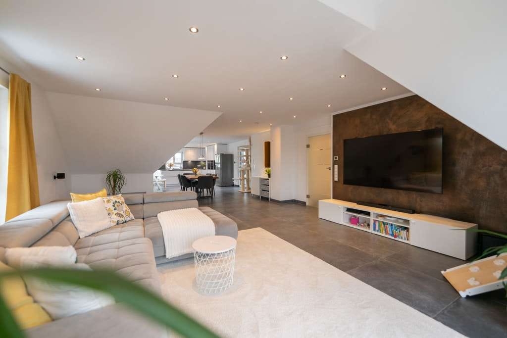 Immobilie in Hallstadt - Hochwertiges Wohnen über den Dächern von Hallstadt – 178 m² Wohnkomfort auf einer Ebene - Bild 2