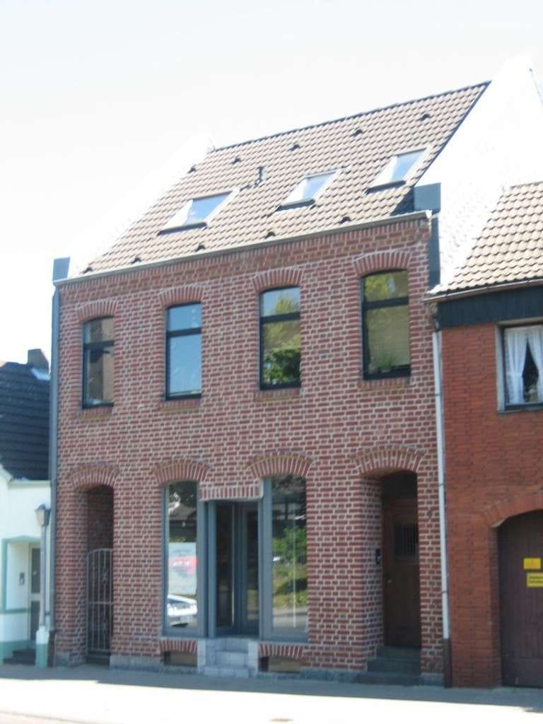 Immobilie in Grevenbroich - Mehrfamilienhaus mit 4 Einheiten - in zentraler Lage - Bild 1