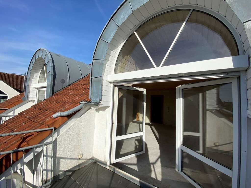 Immobilie in Kirchberg an der Murr - Lichtdurchflutete Dachgeschosswohnung und viel Platz für eigene Ideen! - Bild 2