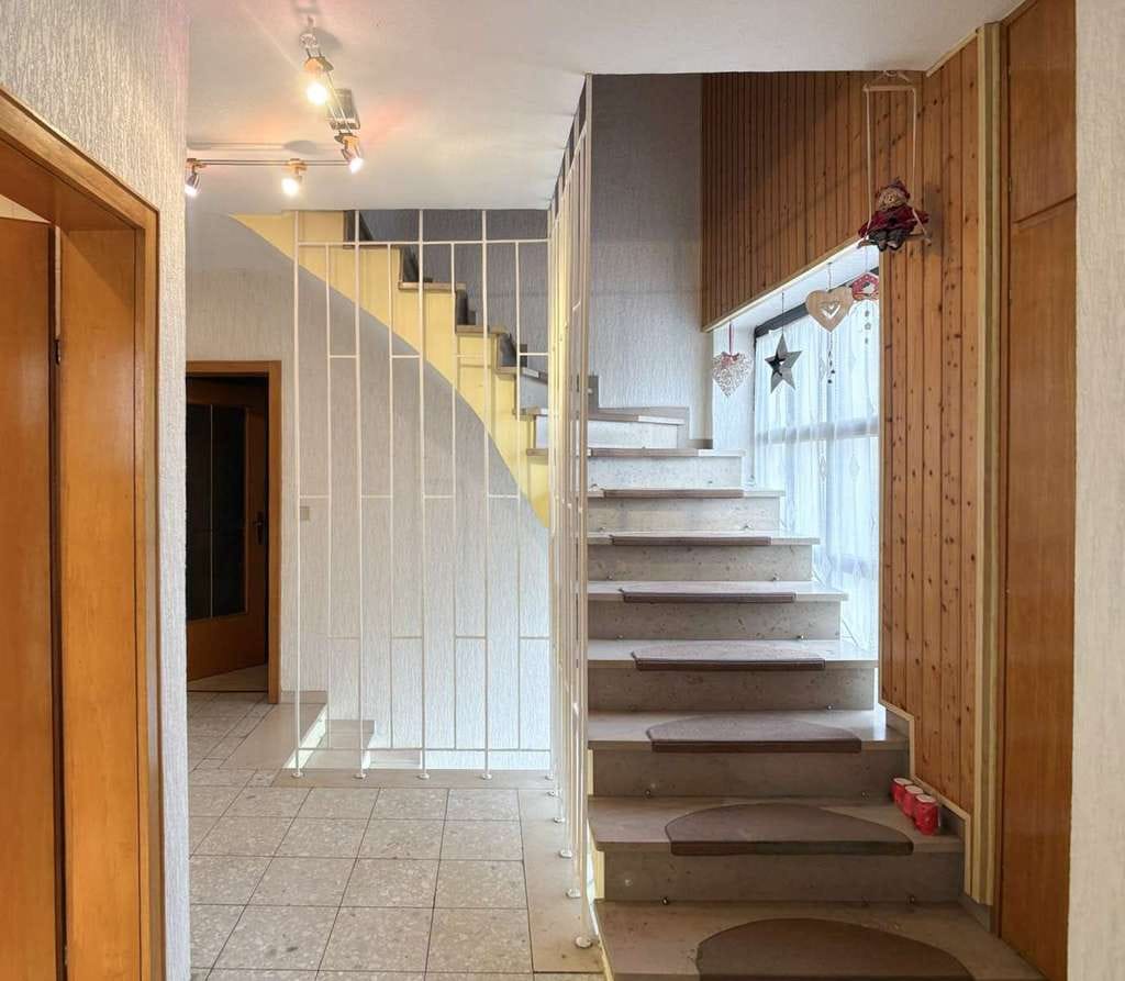 Immobilie in Reifenberg - Familienfreundliches Zuhause mit Garten – 6 Zimmer in ruhiger Lage von Reifenberg - Bild 4