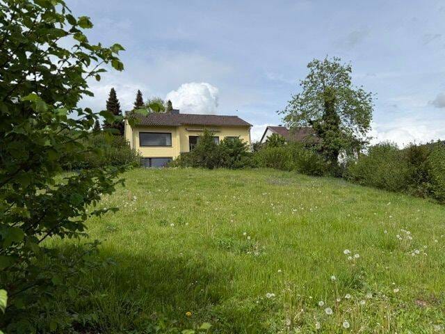 Immobilie in Duderstadt - 212 m² Wohnfläche + 1.007 m² Bauplatz – Haus mit Einliegerwohnung in Hilkerode - Bild 2