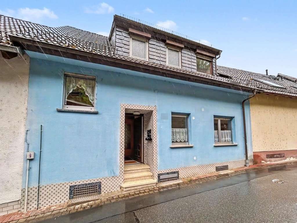 Immobilie in Weilmünster - Großzügiges Wohnhaus mit Potenzial zur 2-Familiennutzung oder Mehrgenerationennutzung in Weilmünster - Bild 0