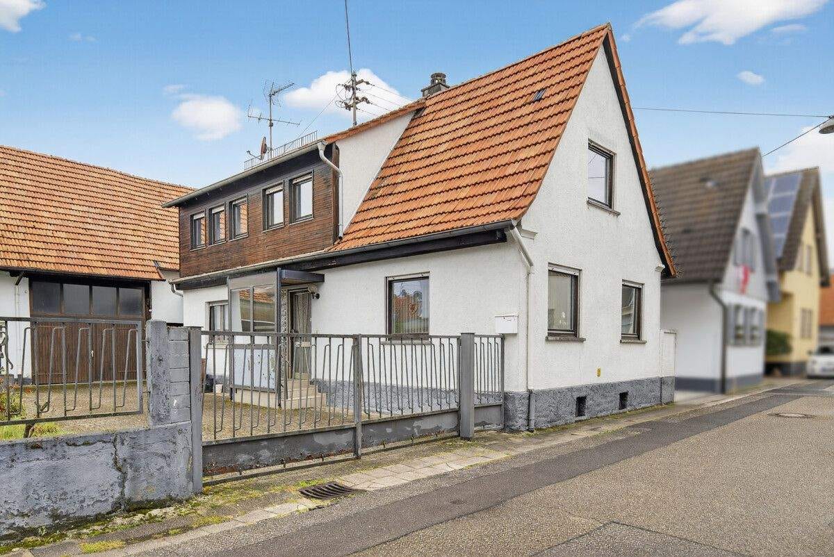 Immobilie in Hagenbach - Ein Haus, das auf Ihre Ideen wartet – mit Scheune, Garten & Geschichte - Bild 0