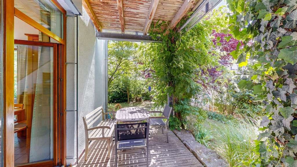 Immobilie in Geroldshausen - Architektur trifft auf Wohnkomfort – Niedrigenergiehaus mit besonderem Raumgefühl - Bild 2