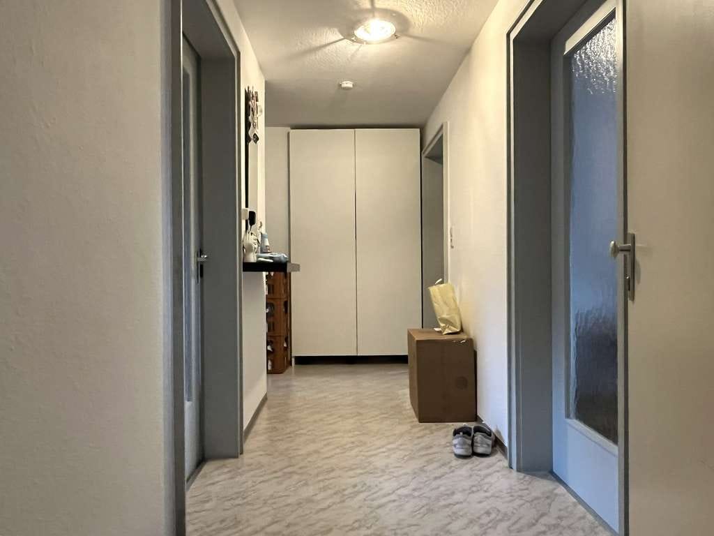 Immobilie in Buchenbach - Vermietete 2-Zimmer-Wohnung im 1.DG mit großem Balkon und KFZ-Stellplatz im Freien - Bild 1
