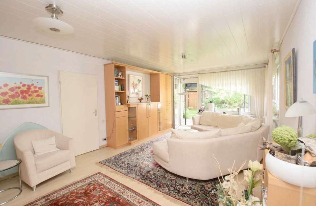 Immobilie in Lehre - 2 Häuser - ein Preis - auf 1.100m² großem, schönem Grundstück mit Garage + Carport. - Bild 2