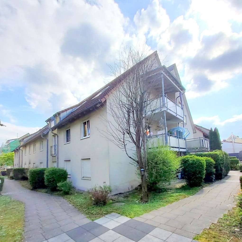 Immobilie in Schallstadt - Schallstadt - bezugsfreie helle 3-Zi-Whg. mit Balkon und EBK - Bild 1