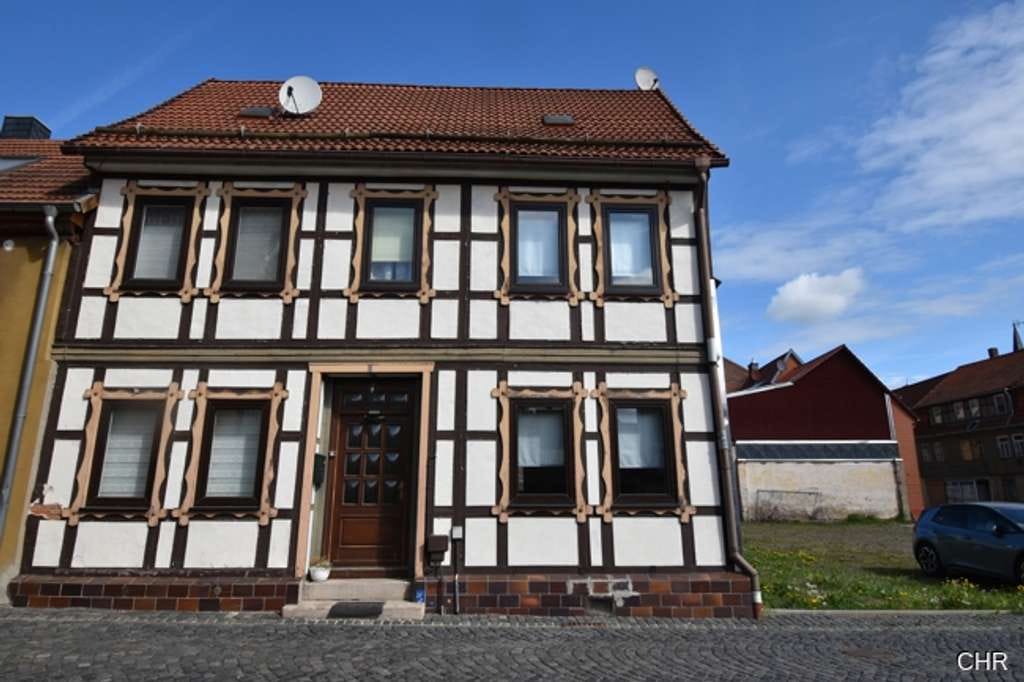 Immobilie in Ellrich - Kleines Einfamilienhaus mit ebenerdigem Garten in Ellrich zu verkaufen - Bild 0