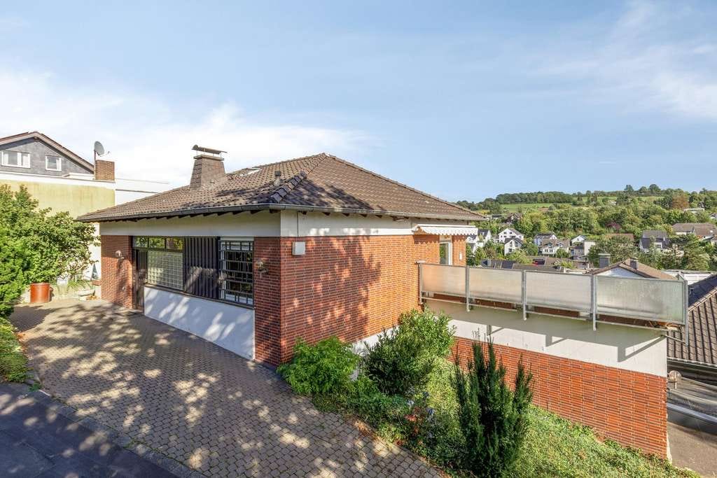 Immobilie in Wachtberg - Haus mit Traumblick in Wachtberg-Niederbachem - Bild 0