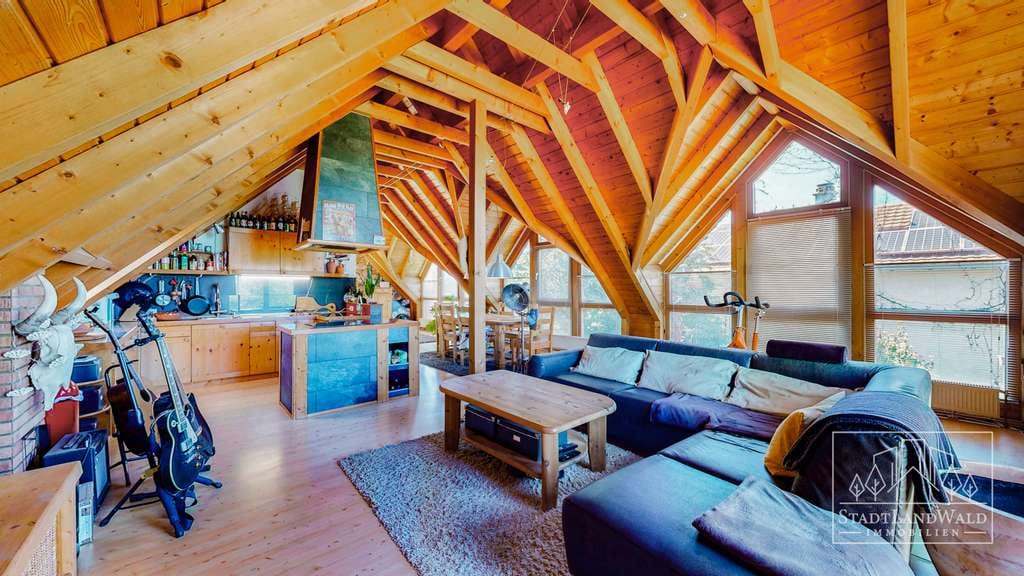Immobilie in Höheinöd - Zuhause mit Perspektive – Charmantes Wohnhaus mit 2 Wohneinheiten & besonderem Garten - Bild 2