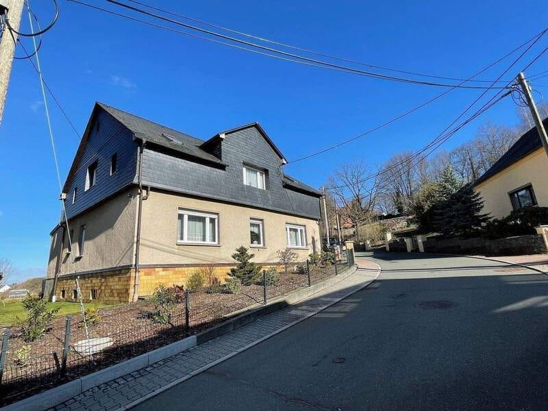 Immobilie in Stollberg/Erzgebirge - Ein Perle im Revier !!! -  Familienfreundliches  Ein - / Zweifamilienhaus mit viel Potenzial in Stollberg Hoheneck  - Bild 0
