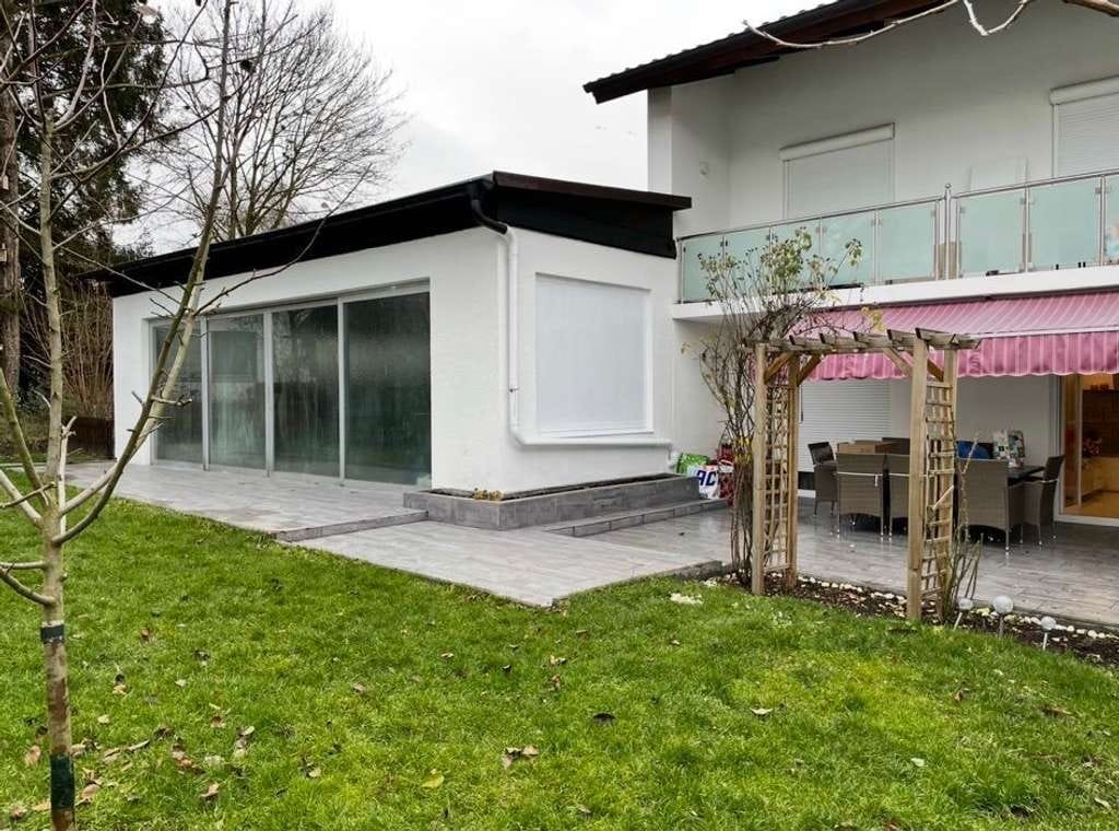 Immobilie in Walpertskirchen - Großes Zweifamilienhaus mit Pool und Dachterrasse in 85469 Walpertskirchen - Bild 3