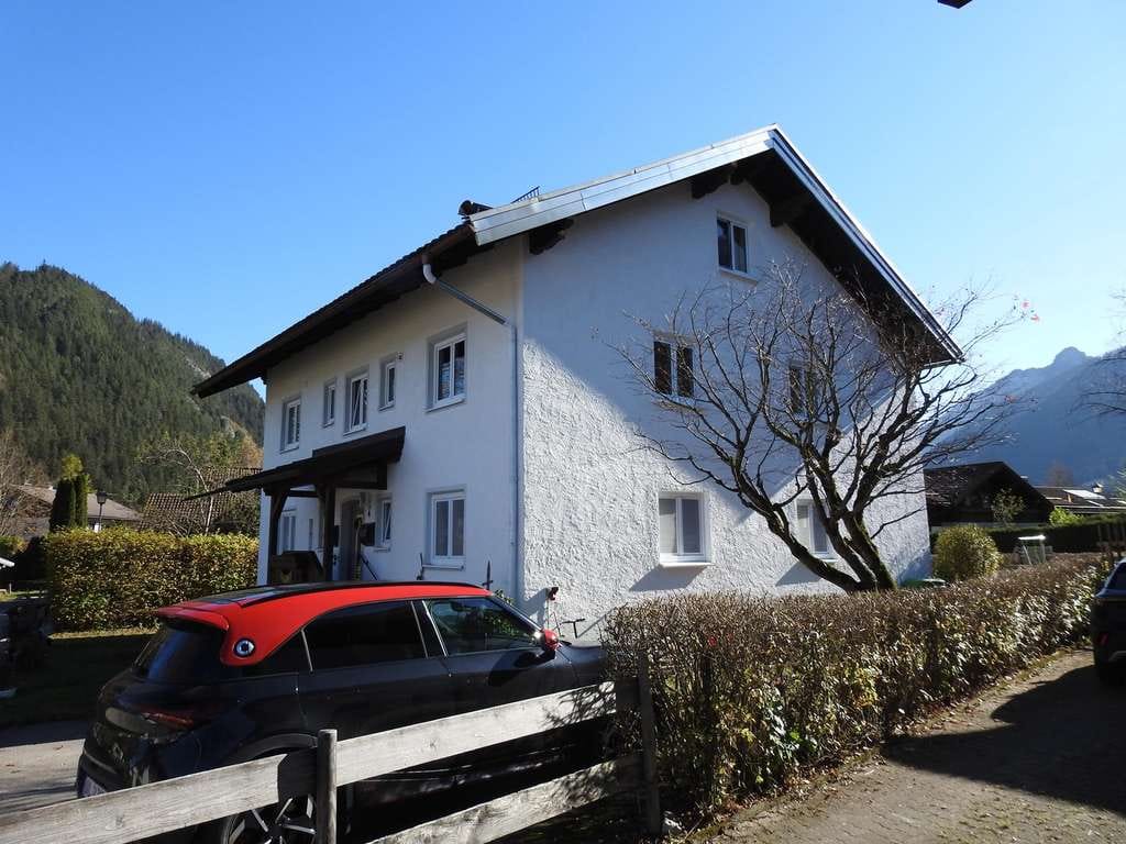 Immobilie in Pfronten - PROVISIONSFREI! Freistehendes, vermietetes Zweifamilienhaus mit PV-Anlage - Bild 2